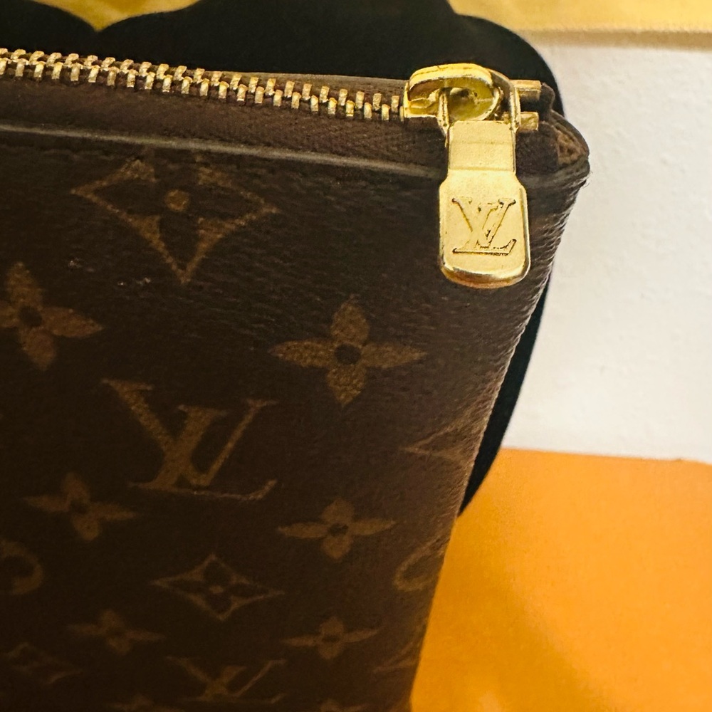 Louis Vuitton Iconic Monogram Documents/Laptop Ca… - image 5